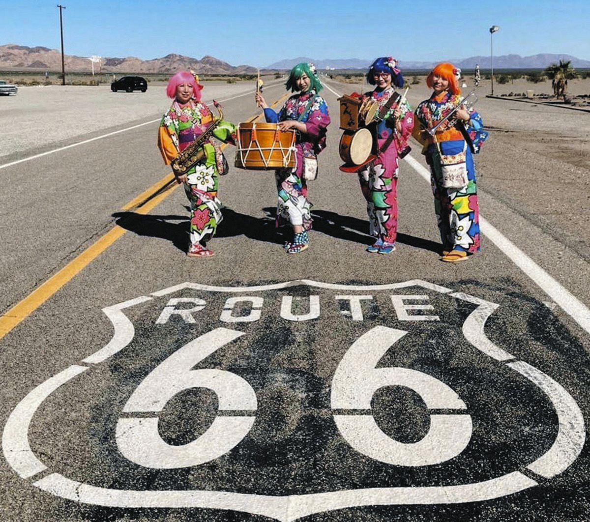 ディズニーのCARS映画にインスパイアされた古い車があるルート66。ルート66 正式にはアメリカ国道66 号線