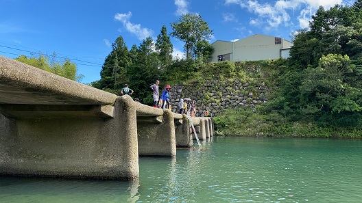 四万十川と一斗俵沈下橋 写真素材2808259- フォトライブラリ