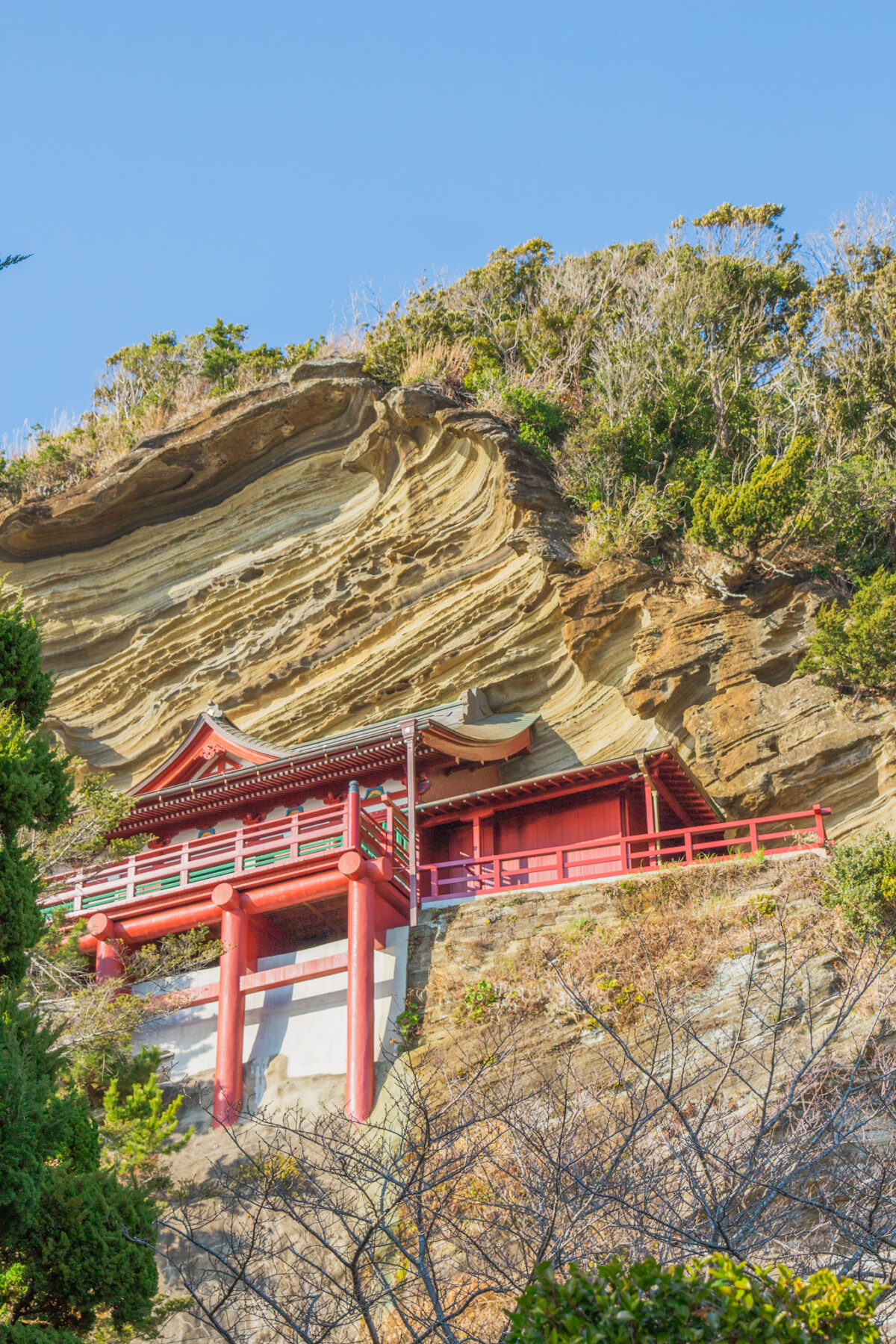 崖観音 - 館山市観光協会