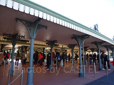 ディズニーランドの入園ゲートおすすめ解説！どこが早いか・開園待ちすべきはココ！ディズニーグッズ買取.com