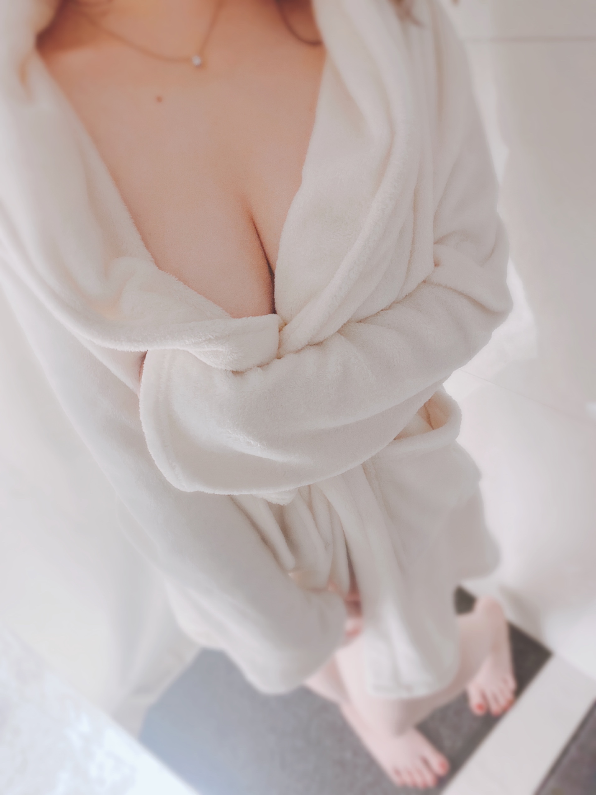 逆セクキャバとは？普通のセクキャバ（おっパブ）との違いや楽しみ方