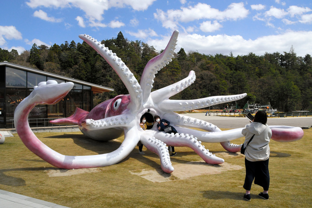 2021年11月28日 能登町の巨大モニュメント『イカキング』 ＠石川県鳳珠郡能登町･イカの駅つくモール