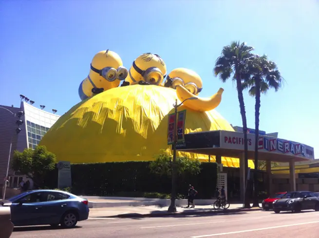 ハリウッドの街並み」の3.3万点のロイヤリティフリー画像、写真素材、絵Shutterstock