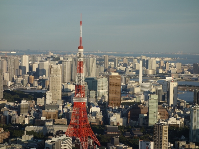 東京タワーとスカイツリーがぴったり重なった写真に反響「こんな場所あるんだ！」「最終兵器感ある」オリコンニュース ORICON NEWS