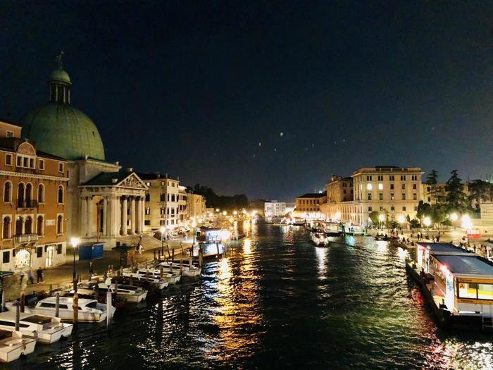 早朝のローマの町並み イタリアの風景Beautiful Photo.net世界の絶景 美しい景色