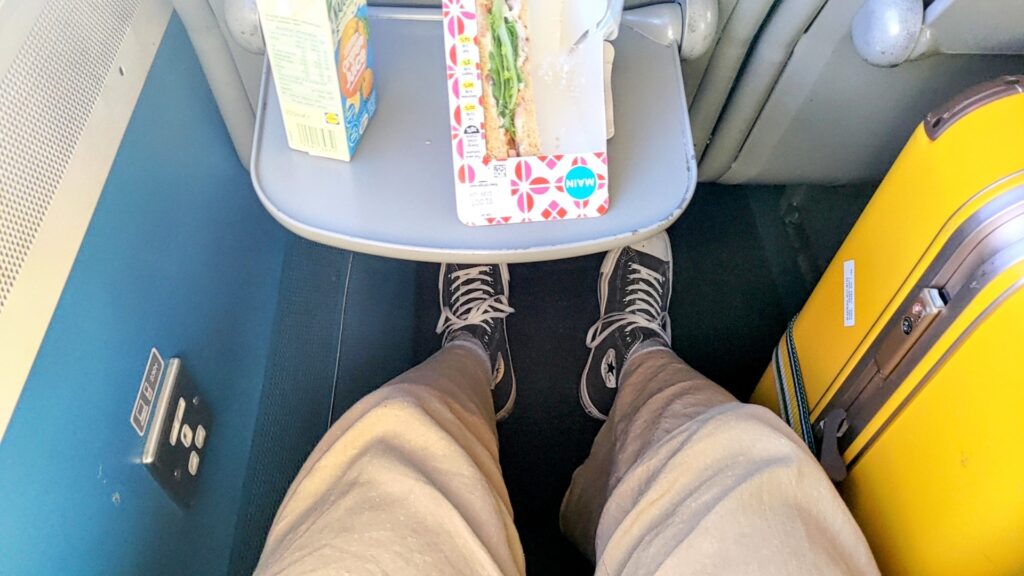 ロンドン・ガトウィック空港バスターミナル ロンドンビクトリアコーチステーション移動