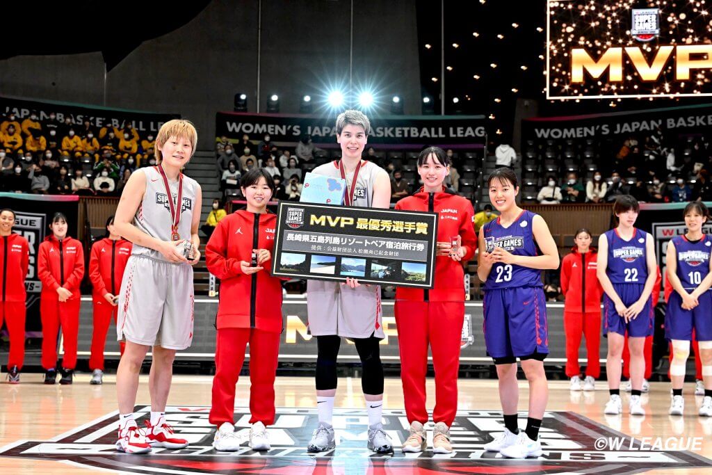 「遠い山なみの光」場面写真 - 母が語る戦後長崎の記憶は嘘？広瀬すず主演「遠い山なみの光」本予告とポスター解禁画像・動画ギャラリー