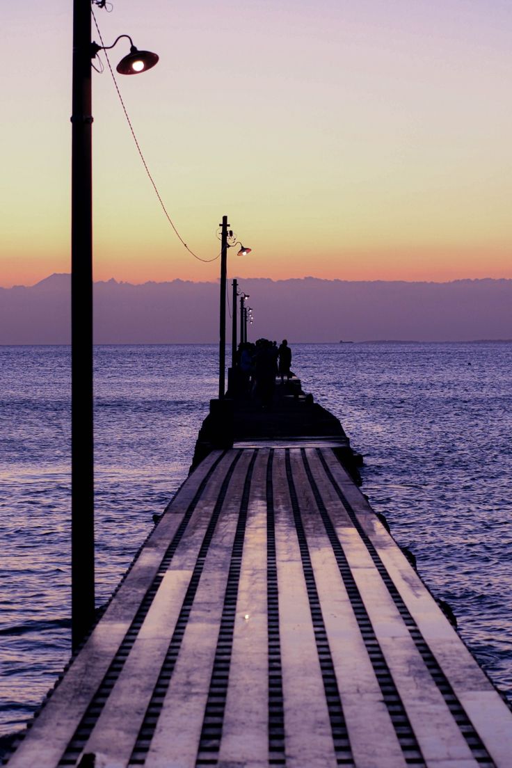 原岡海岸岡本桟橋 数々のCMのロケ地に使われた原岡桟橋✨ 海に突き出た木製桟橋は確かに映えスポットでした😉👍️✨ 使用機材