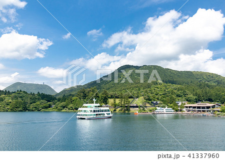 芦ノ湖 遊覧船から箱根関所跡港を望むの写真素材41337960- PIXTA