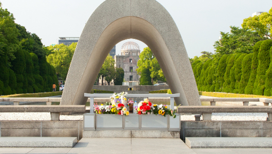 平和記念公園 祈りの泉建築外構・景観演出 ライトアップ納入事例岩崎電気