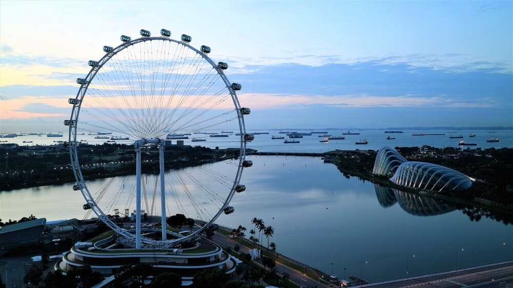 シンガポールフライヤーから国家シムシティを臨む - Gney Journey