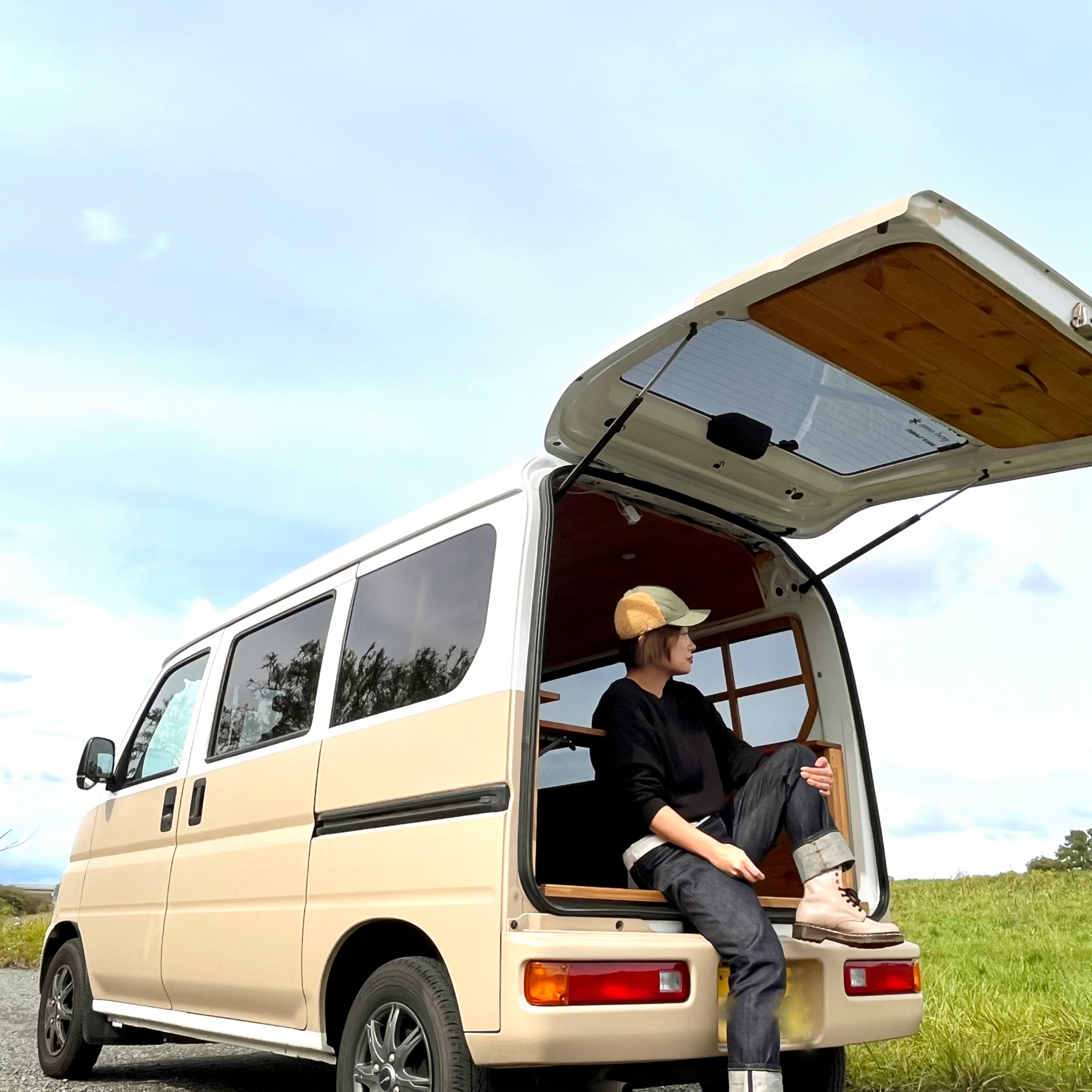 車中泊もソロ時代！ 「軽バン」ベースのどこへでもトリップできる「秘密基地」の中身とはsoto lover -