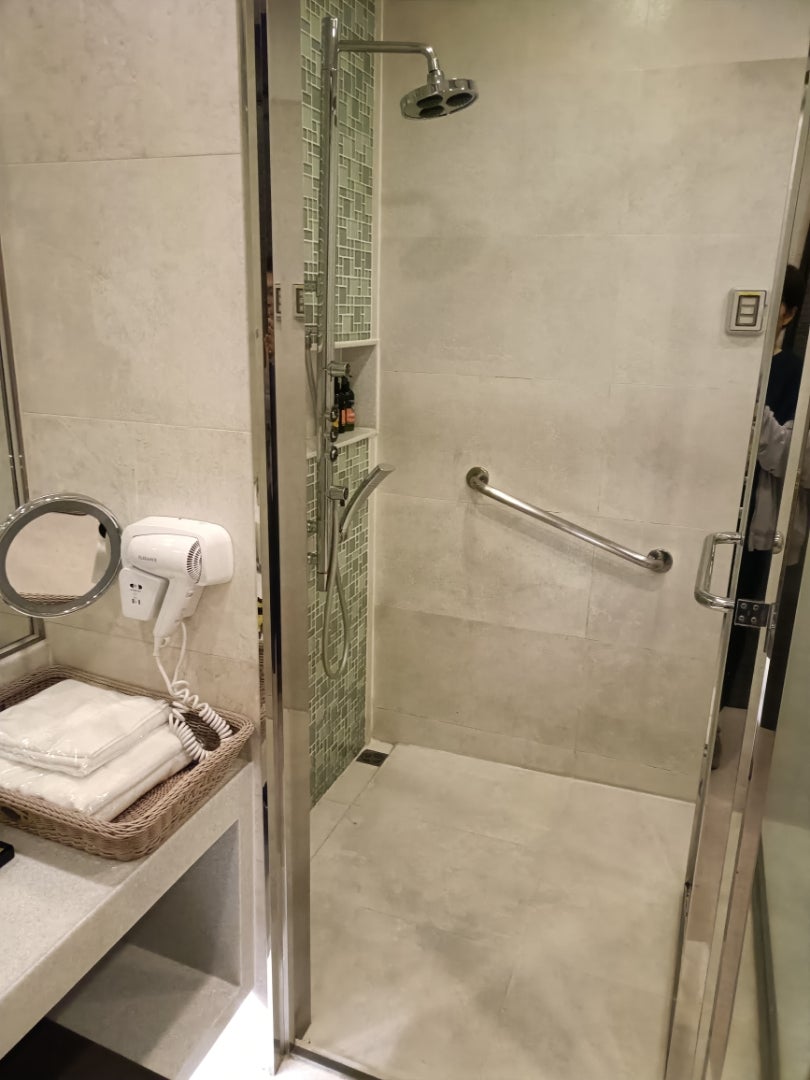 25年訪問 旅行の合間に！シーロムエッジの「手ぶらシャワー」 MRT＆BTSから直結で便利すぎ40バーツ！新バンコク