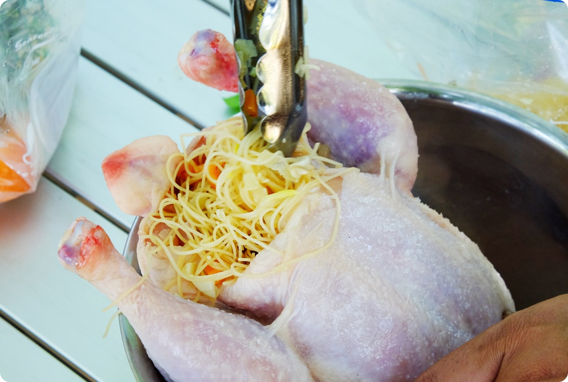 １０インチのアルミダッチオーブンでローストチキンにチャレンジCamera to motorcycle