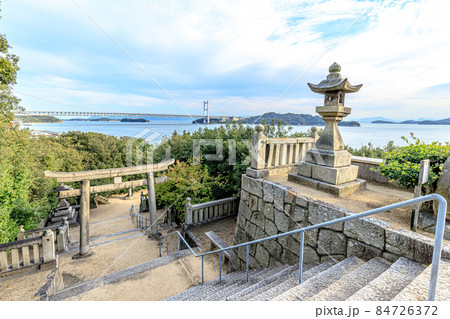 夕暮れ時の下津井祇園神社 岡山県倉敷市の写真素材 [84726374]