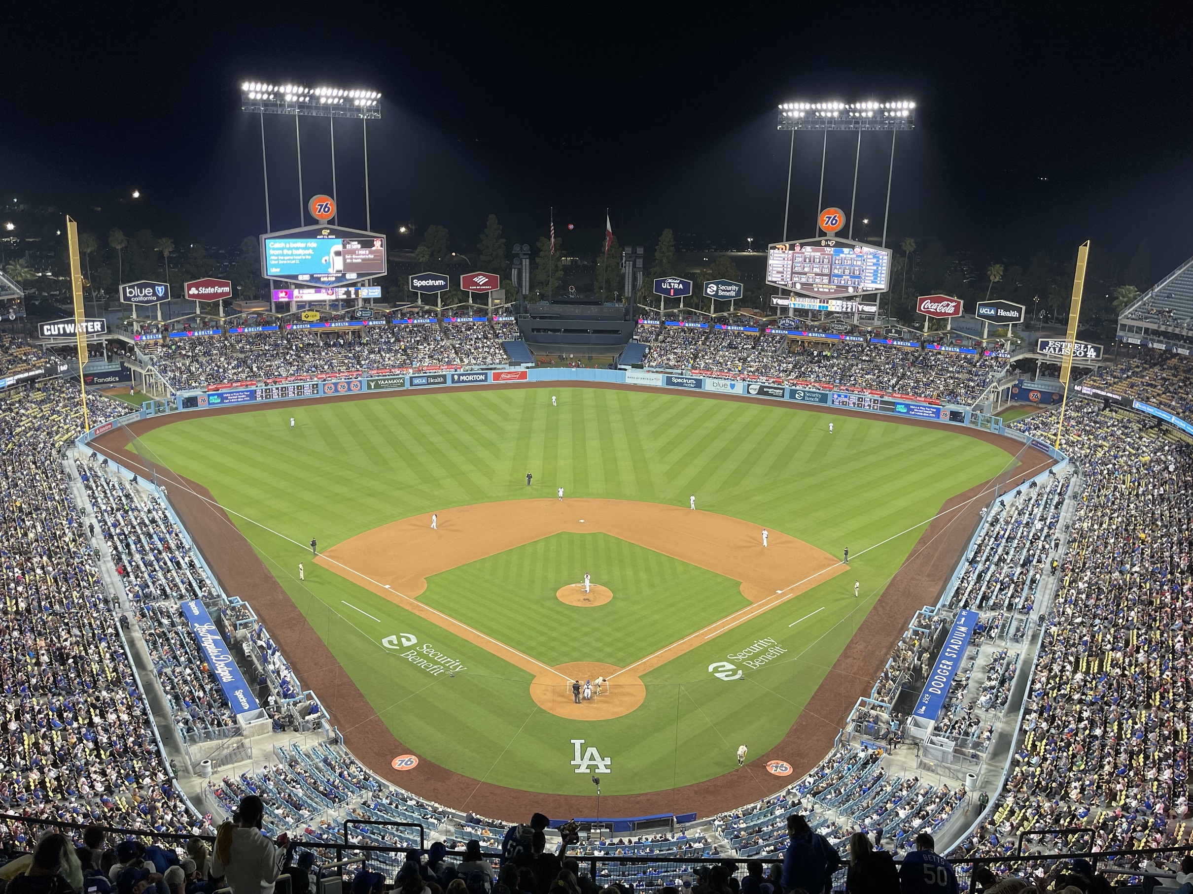 現地体験ブログ ドジャー・スタジアムツアー完全ガイド料金・予約方法・集合場所・見学ルートまで解説 -