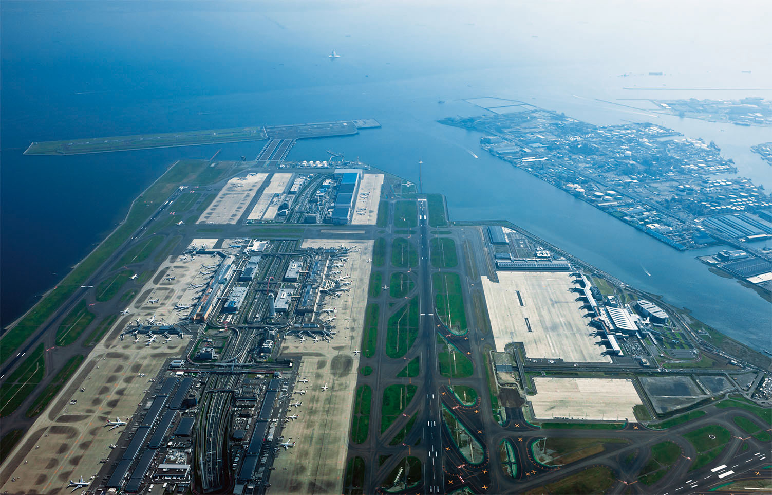 羽田で飛行機～多摩川から管制塔とB787-10MGT Greenjet 飛行機撮影記