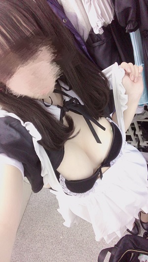 マジックミラー号 ハードボイルド 街中で客引き中の看板コンカフェ娘が乳首いじられっぱなしチクハラ接客に挑戦！乳頭をこねくり回されて乳首痙攣イキ！出禁エロ行為も断れないほど敏感になった不本意ぬるぬるオマ〇コはデカチン口説きで掟破りの生本番を受け入れてしまう 