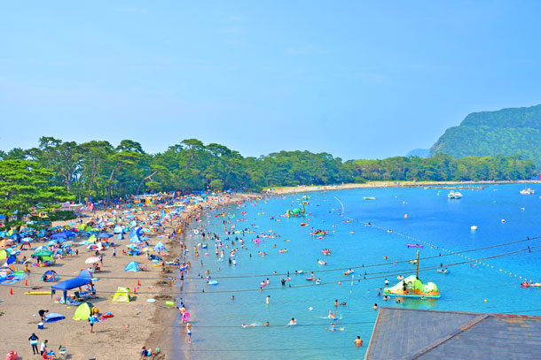 遊具もあるファミリー向けの御浜 みはま 海水浴場 沼津市戸田しずそら