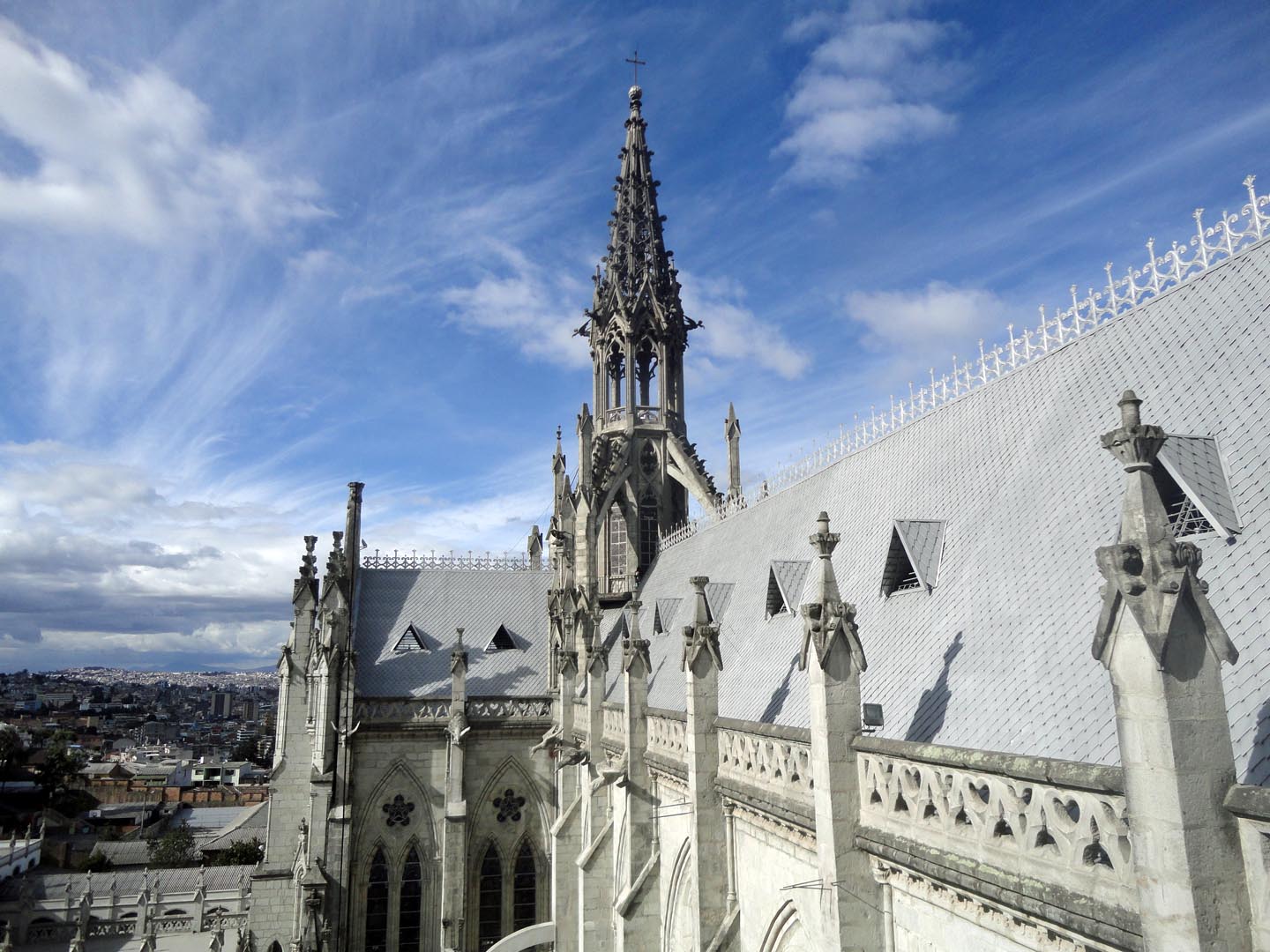 エクアドル旅行 ３ キト新市街散策Que sais-je?