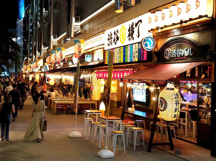 昼飲み→東京ドームシティ散歩 水道橋で昼飲みしたら、お上りさん気分のシティ探検に突入！？昼飲みクイーン.com