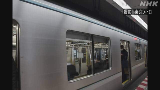 758 日本 電車 窓際