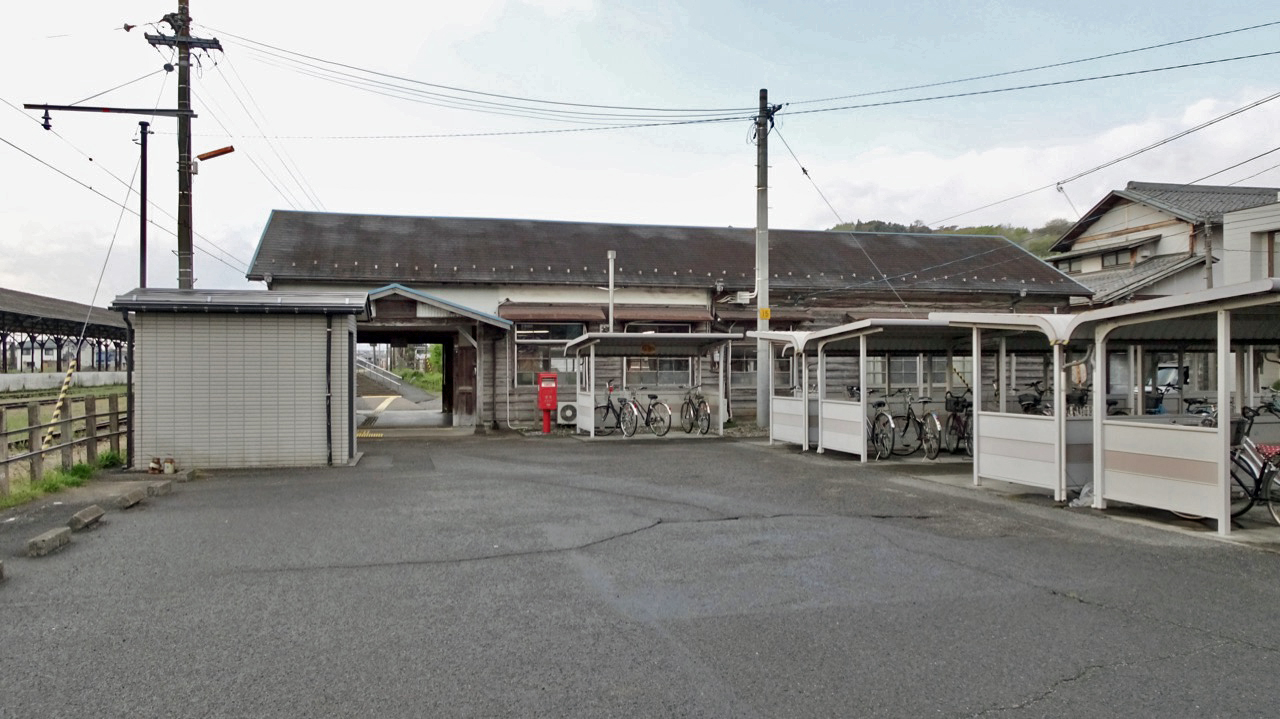 美濃赤坂駅探索！東海道線の終点駅で見る開放的な貨物列車の積み下ろし場いたみわけ.com