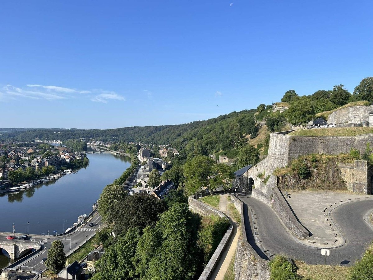 ベネルクスユニオン国旗。ルクセンブルク、オランダ、ベルギー」のベクター画像素材 ロイヤリティフリー1129996232Shutterstock