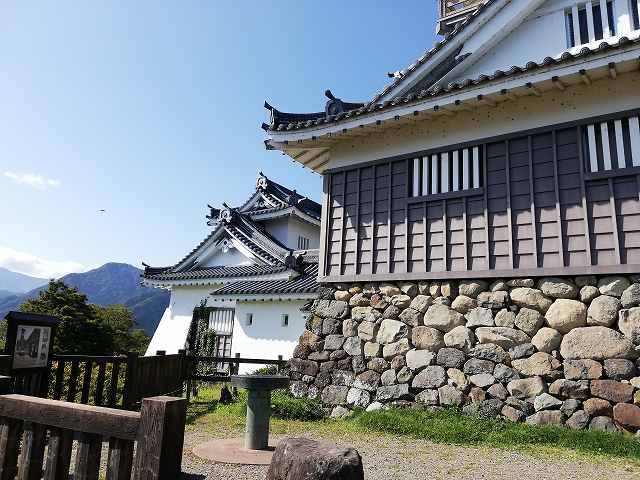 天空の城 越前大野城の写真をご紹介します
