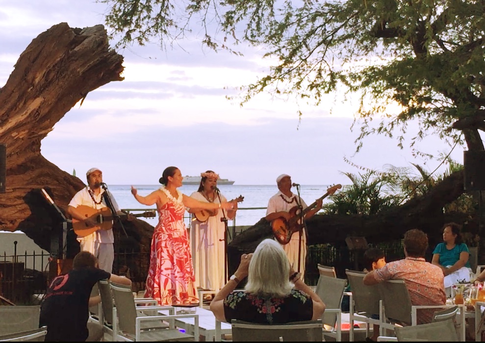 ハレクラニから眺める、今回のハワイ旅で最高のサンセットです。とてもキレイでしたよ〜。 : 一日・ 一ハワイ