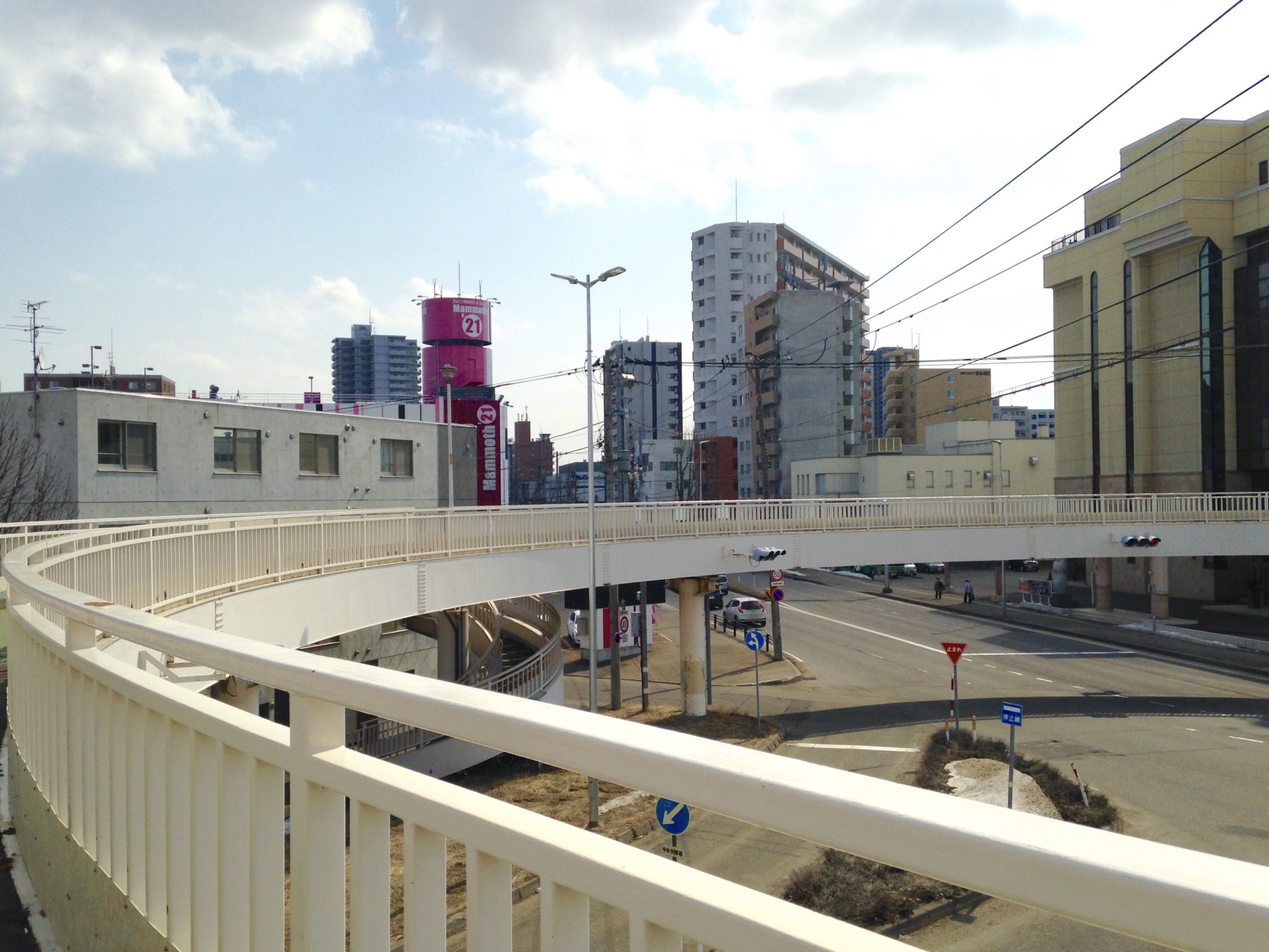 札幌地下鉄・東西線 菊水駅 - 狼さんと羊さん