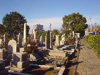 横浜外国人墓地正門 : レトロな建物を訪ねて