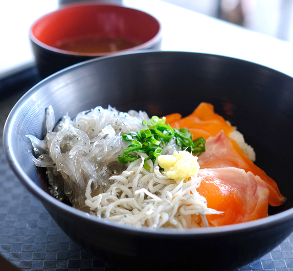 田子の浦港 漁協食堂 海鮮・寿司