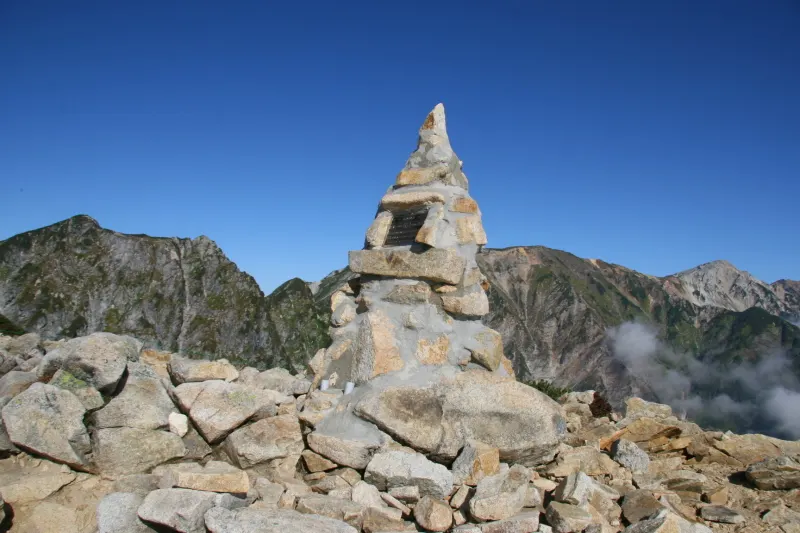 山に石を積んであるあれ・「ケルン」ってなに？ 意味は1つじゃない- A級放浪計画