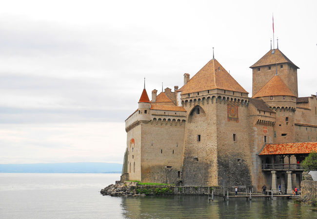 シヨン城地球の歩き方