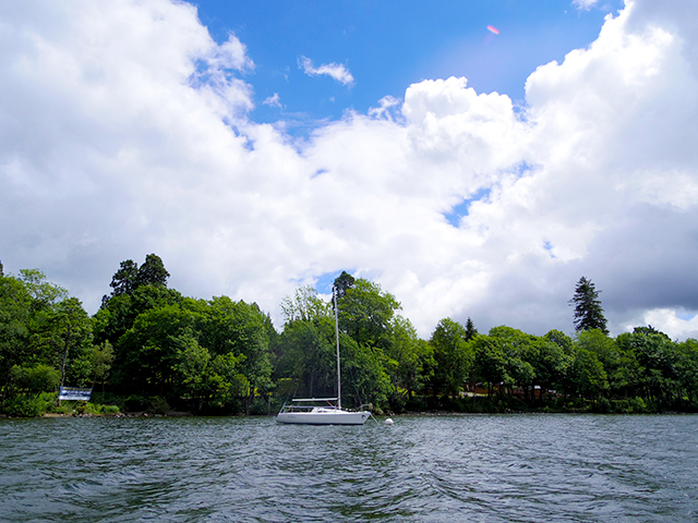 イングランド 湖水地方 ウィンダミア湖 湖畔の景色