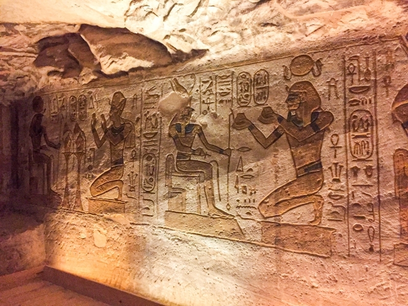 アスワンからのアブシンベル神殿プライベート日帰り旅行 2025