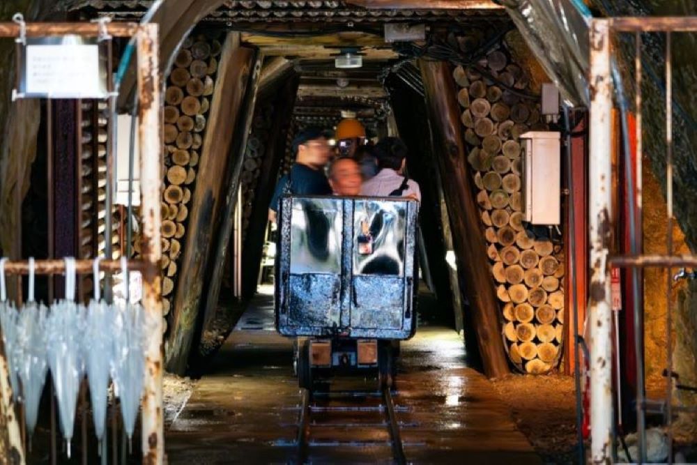 尾小屋トロッコ 輝き取り戻せ 守る会 マインロード展示品修復へ：北陸中日新聞Web