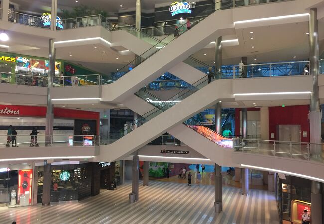 変わるアメリカのショッピングモール 消費の中心から体験・生活型へ - NewSphere