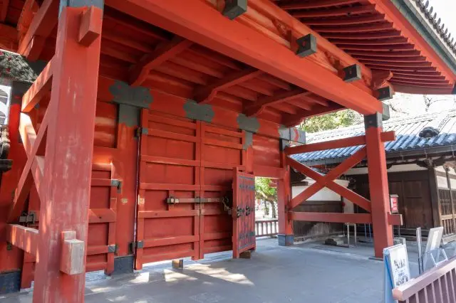 東京大学 絶対に迷わない！東大前駅・本郷三丁目駅・根津駅から本郷キャンパス正門への徒歩での行き方 - 合格サプリ