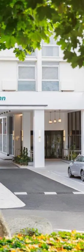 Profile - 英国レスター大学日本事務局