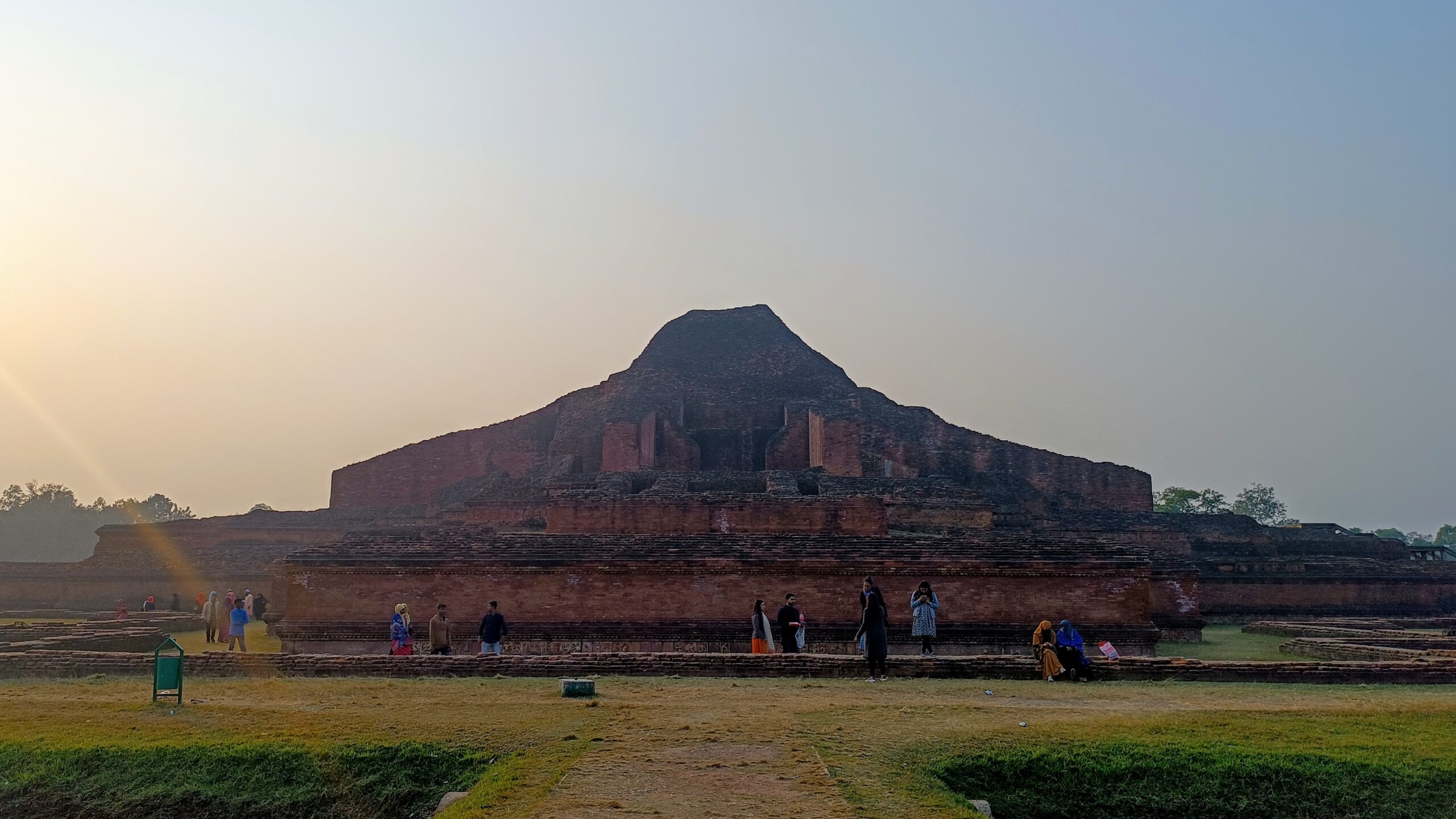 『バングラデシュが誇る巨大仏教遺跡パハルプールを訪ねる旅』その他の都市 バングラデシュ の旅行記・ブログ by