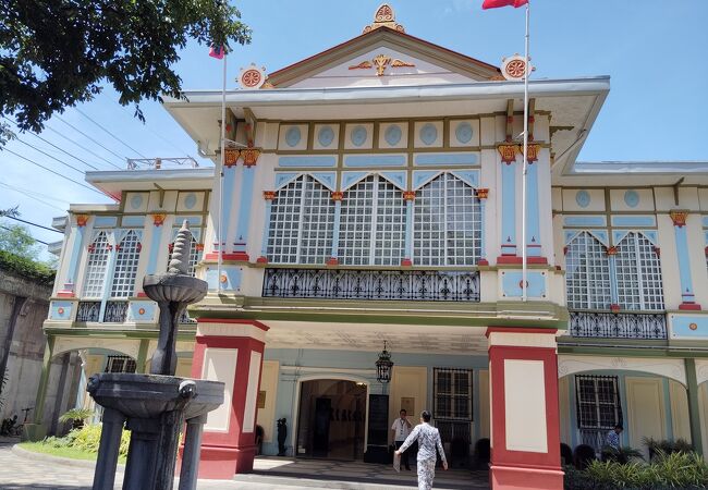 VIP級の待遇のマラカニアン宮殿博物館見学ドン前田のフィリピン探訪記