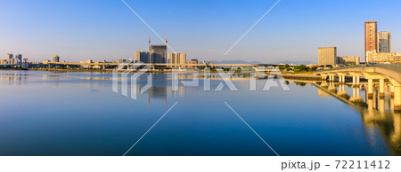 ヒガシク夜景 香椎照葉民のジョギングコース「あいたか橋」から香椎浜方面をのぞむFUK813