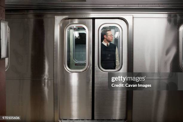 タイの車窓から〜扉の無い日本車両で行くマハーチャイ線の旅