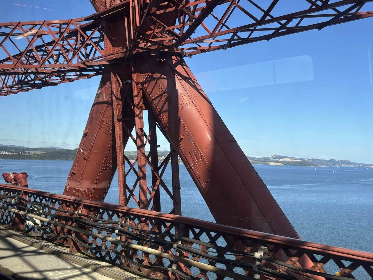 フォース橋イギリス行き方と難易度