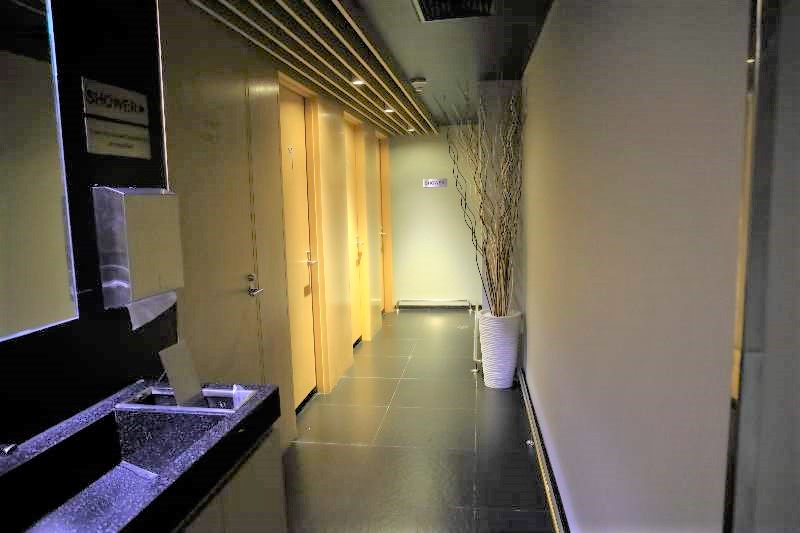 バンコク国際空港日本航空ラウンジのシャワー―タイ: 主にアジアの主に鉄道旅行