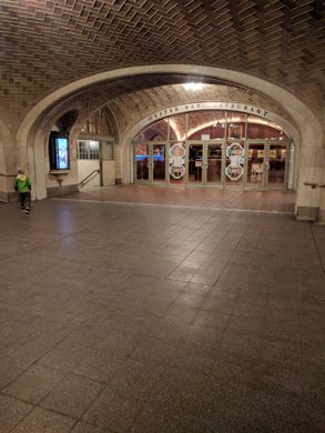 混雑しているグランドセントラル駅でささやきが聞こえる場所がある。 - Talking New