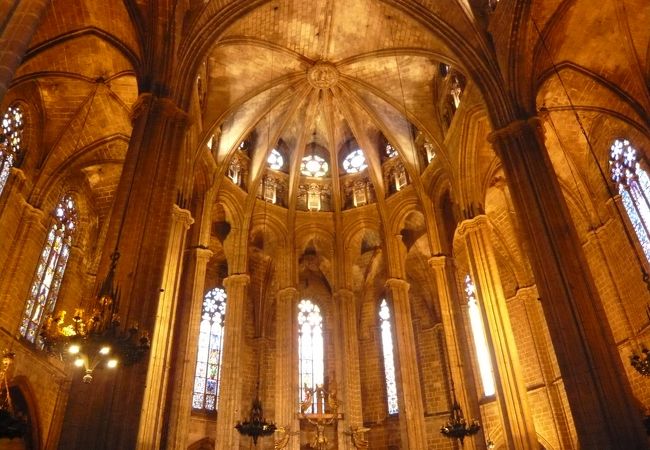 バルセロナ大聖堂：チケット、ガイド付きツアー、VR体験GetYourGuide