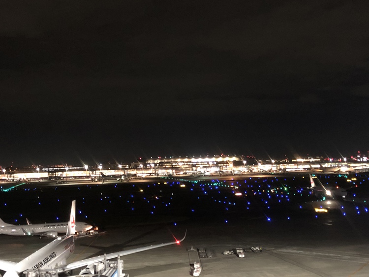 羽田空港第一ターミナル 展望デッキの夜景情報 行き方・入場料金・営業時間・景色